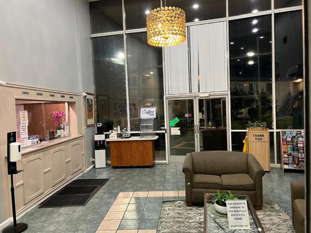 Hometown Inn North Hills